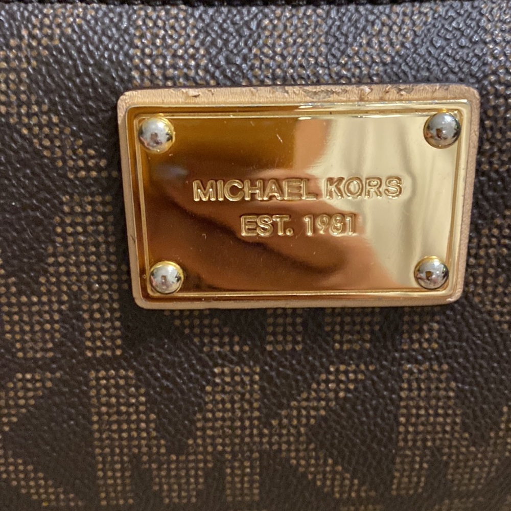 Michael Kors Small Logo and Leather Wallet - Picture 4 of 5